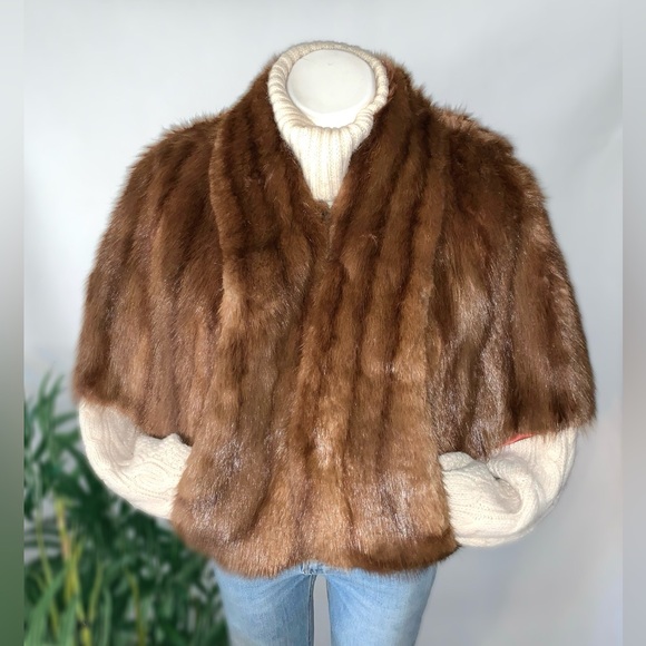 Vintage Jackets & Blazers - Luxurious 60s Vintage Mink Fur Stole Capelet Pockets Shawl